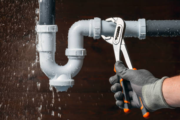 Professional Drain Cleaning technician working in San Jose, IL